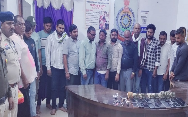 कृष्णा वाटिका रिसॉर्ट में जुआ खेलते 16 गिरफ्तार, 3.59 लाख नकद और 6 वाहन जप्त