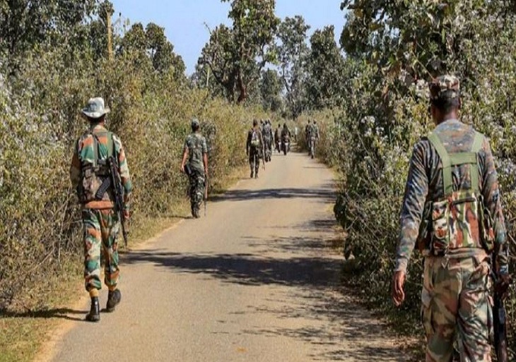 बीजापुर में IED ब्लास्ट की चपेट में आने से डीआरजी का एक जवान शहीद, 3 घायल