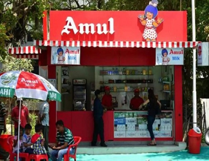  अमूल कंपनी ने अपने उत्पादों में भारी गिरवाट की। 