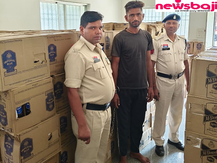 जशपुर पुलिस ने अवैध अंग्रेजी शराब की खेप को पकड़ा