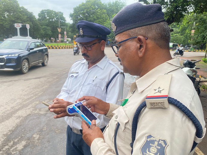 दुर्ग पुलिस के सड़क सुरक्षा अभियान से सड़क हादसों में मौतों में 28% की कमी