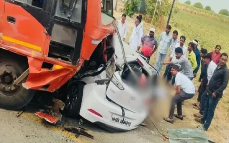 बीड में भीषण सड़क हादसा, कार-बस की टक्कर में पांच लोगों की मौत