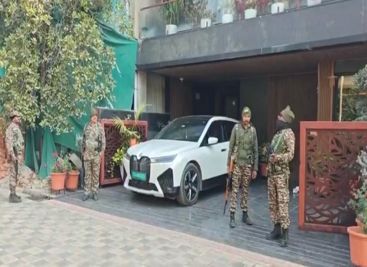 ED ने छत्तीसगढ़ में कई ठिकानों पर एक साथ दबिश दी।