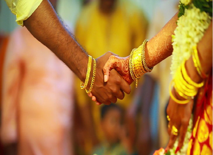 दुल्हन ने थाने में प्रेमी के साथ रहने की जिद