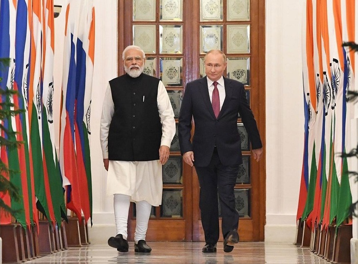 रूस के राष्ट्रपति व्लादिमीर पुतिन दिल्ली पहुंचें। 