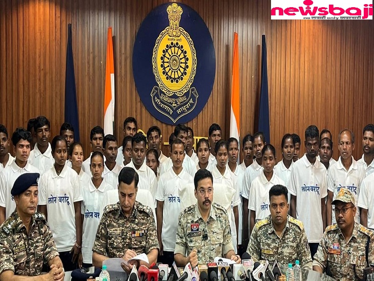 बस्तर संभाग मे लगातार नक्सलियों का सरेंडर जारी। 