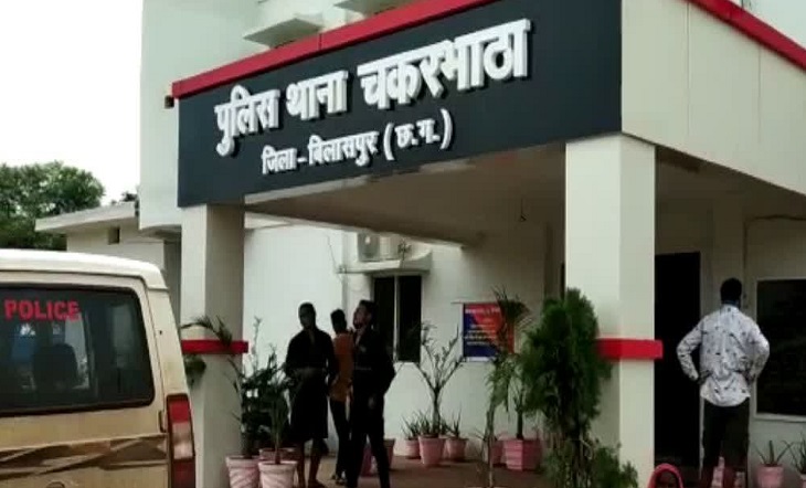 महिला ने अपने पति पर धारदार हंसिये से किया हमला 